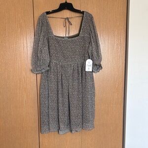 ARULA Short Sleeve Floral Dress in Pink and Green